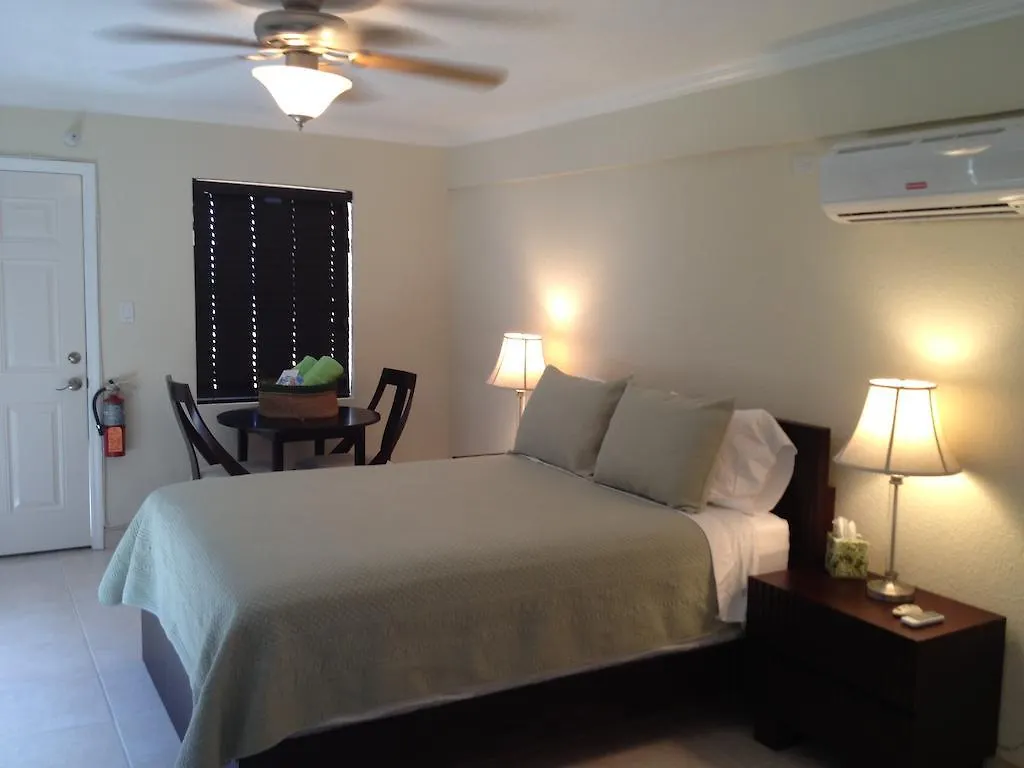 ***  The Riviera, Grand Cayman Hotel George Town Cayman Islands