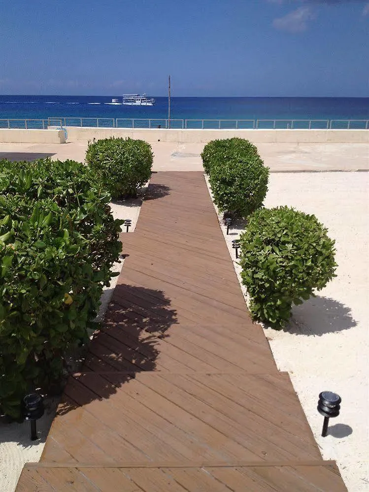 The Riviera, Grand Cayman Hotel George Town